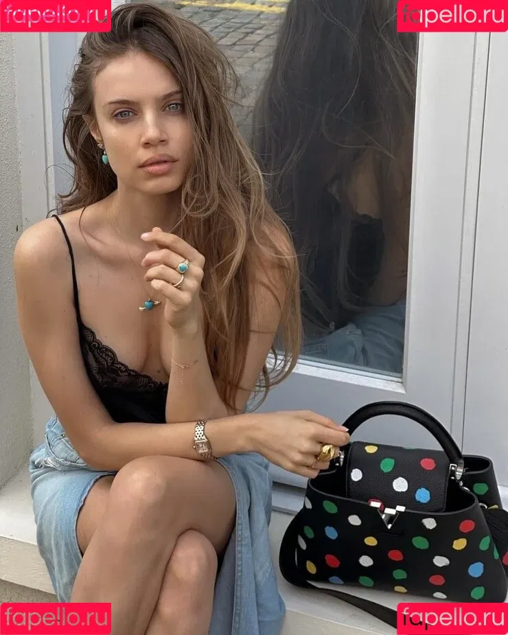 Xenia Tchoumitcheva Onlyfans Photo Gallery 