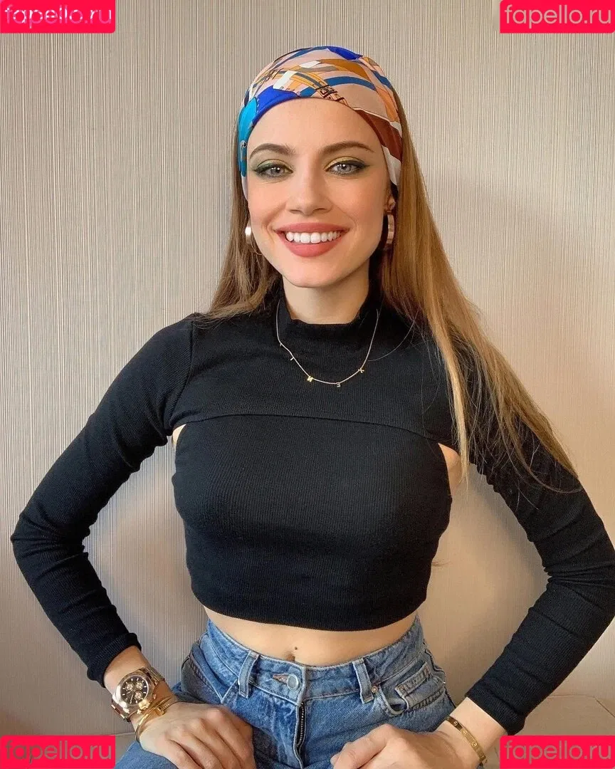 Xenia Tchoumitcheva Onlyfans Photo Gallery 