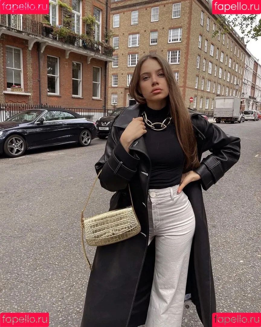Xenia Tchoumitcheva Onlyfans Photo Gallery 