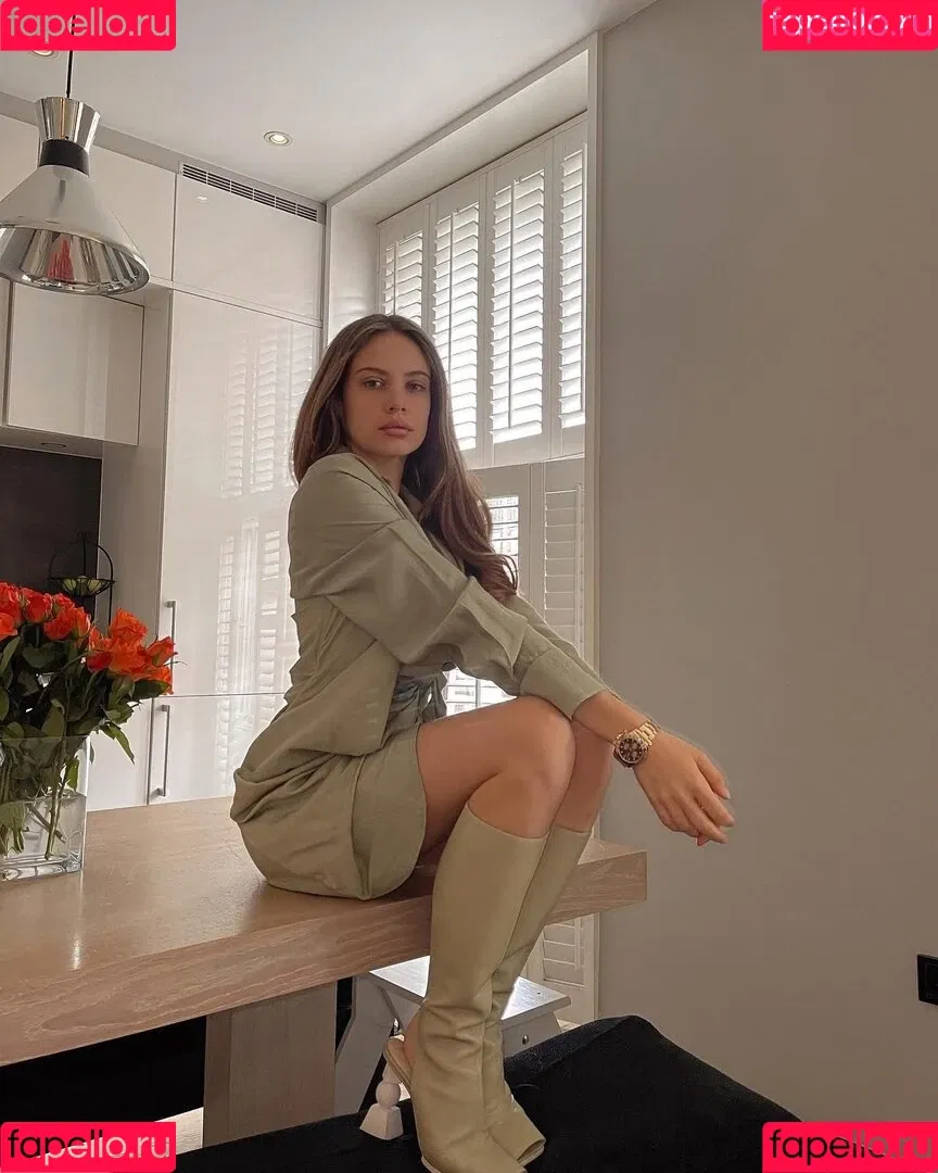 Xenia Tchoumitcheva Onlyfans Photo Gallery 