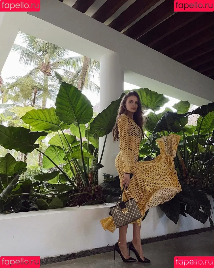 Xenia Tchoumitcheva Onlyfans Photo Gallery 