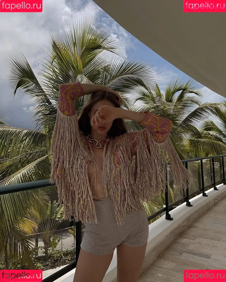 Xenia Tchoumitcheva Onlyfans Photo Gallery 