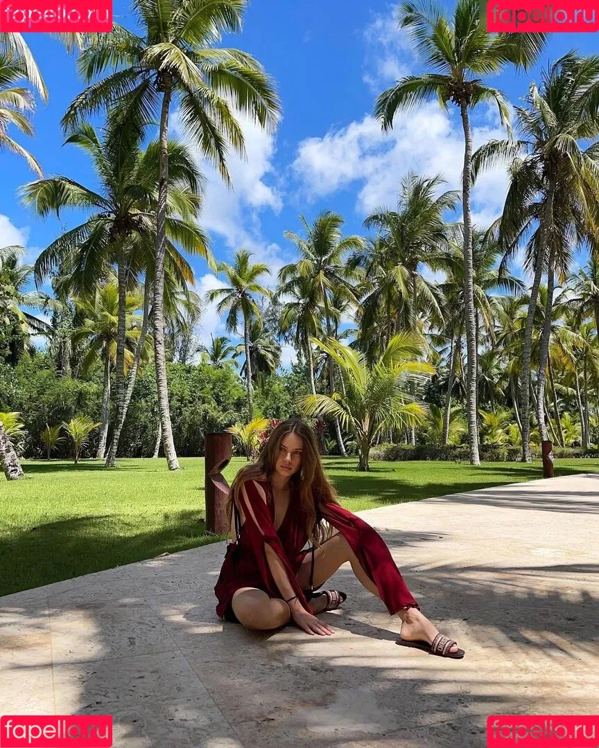 Xenia Tchoumitcheva Onlyfans Photo Gallery 