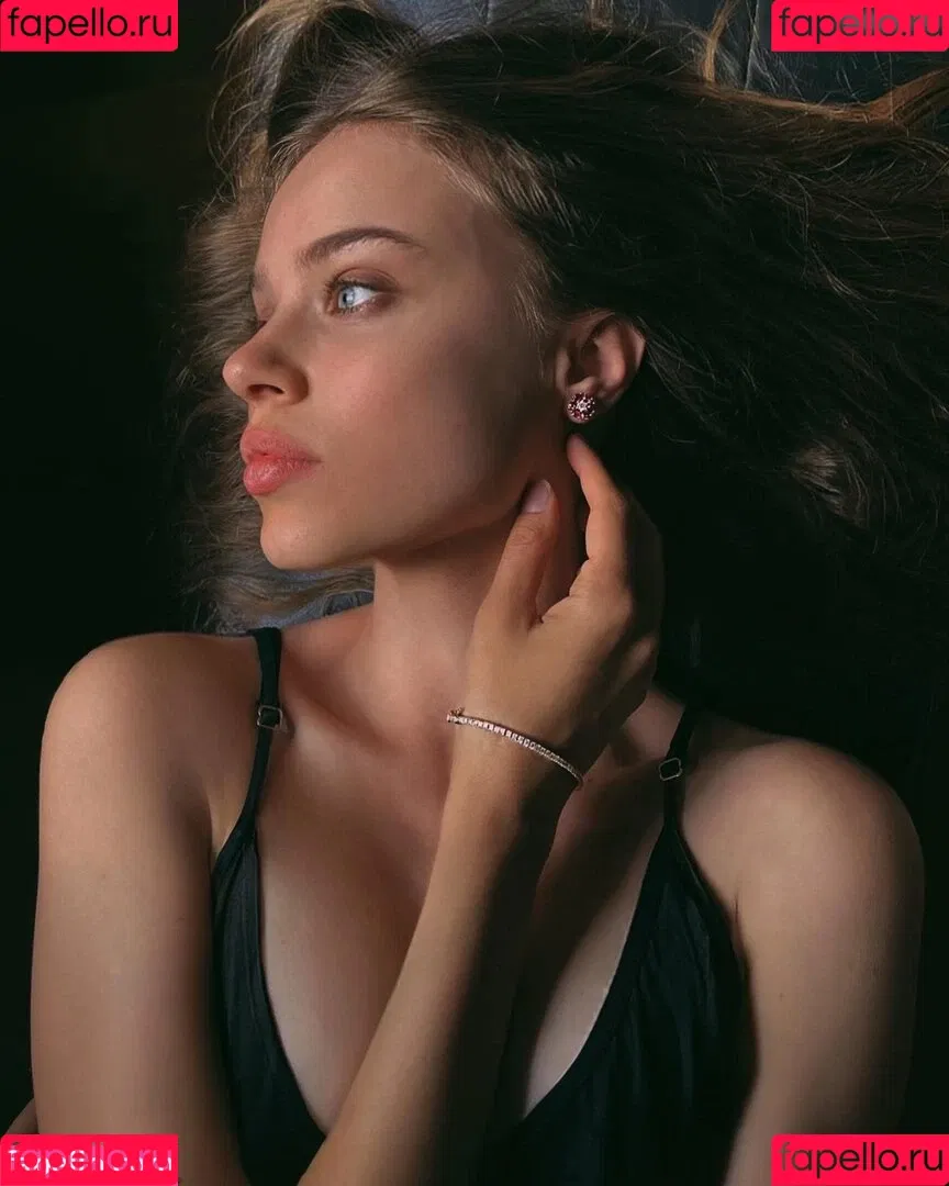 Xenia Tchoumitcheva Onlyfans Photo Gallery 
