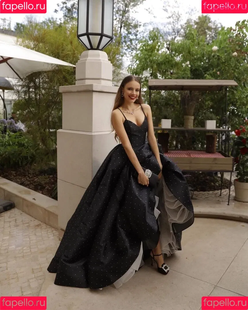 Xenia Tchoumitcheva Onlyfans Photo Gallery 