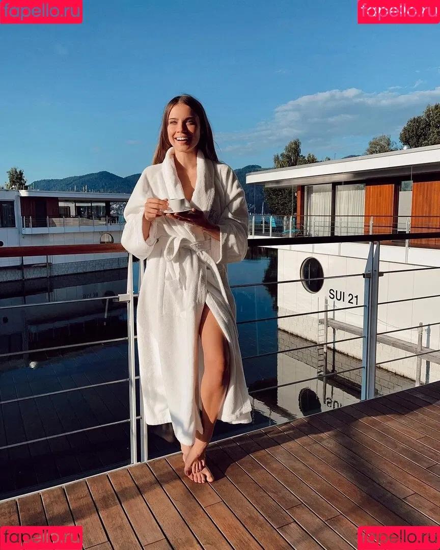 Xenia Tchoumitcheva Onlyfans Photo Gallery 
