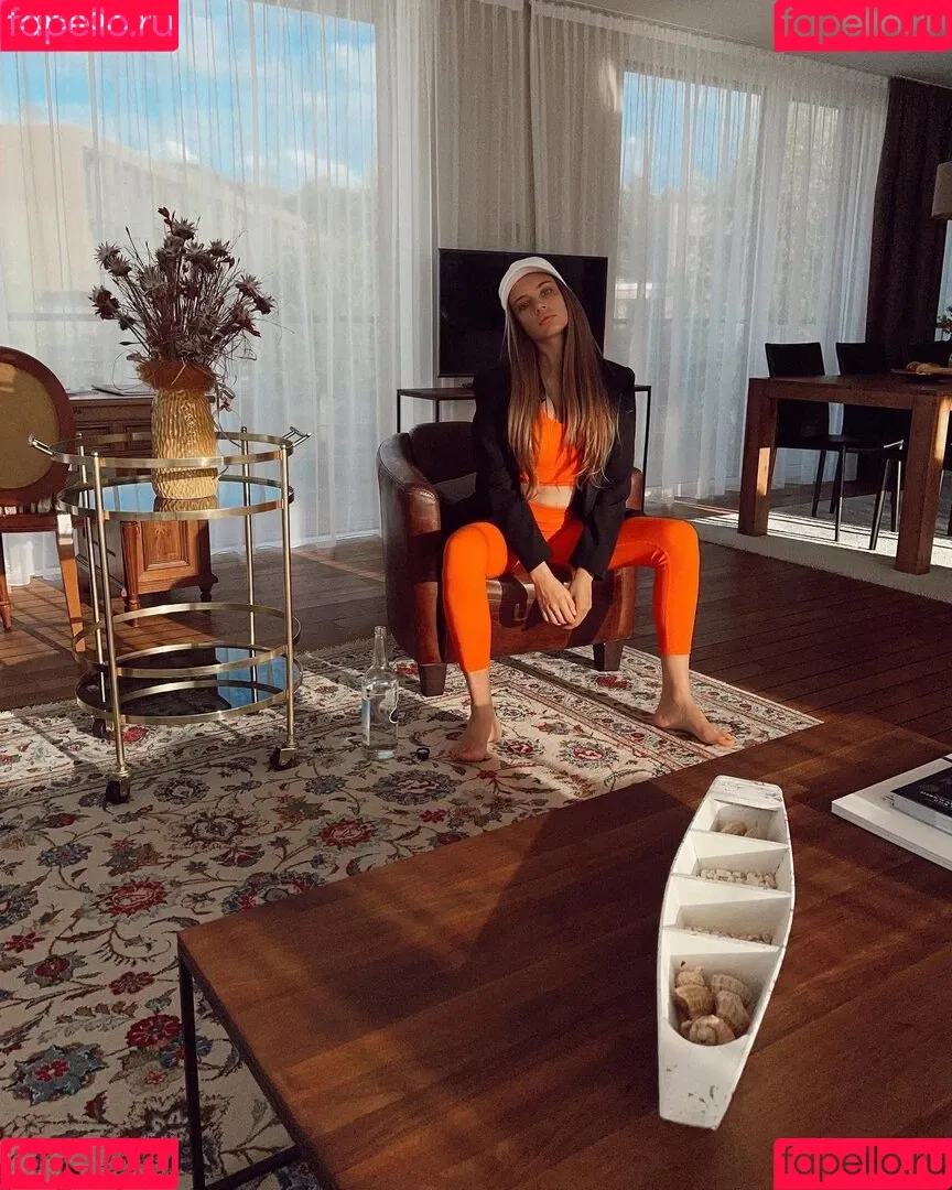 Xenia Tchoumitcheva Onlyfans Photo Gallery 
