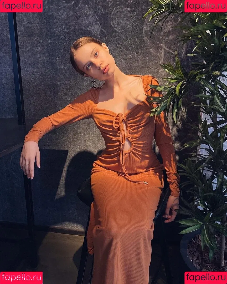 Xenia Tchoumitcheva Onlyfans Photo Gallery 