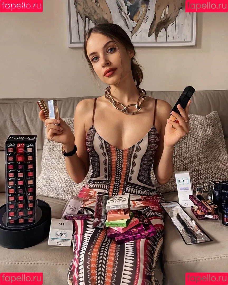 Xenia Tchoumitcheva Onlyfans Photo Gallery 