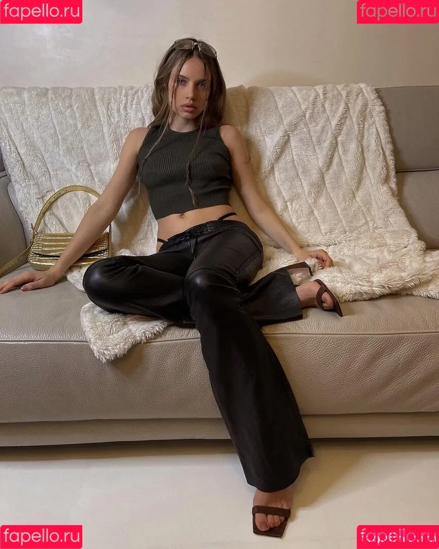 Xenia Tchoumitcheva Onlyfans Photo Gallery 