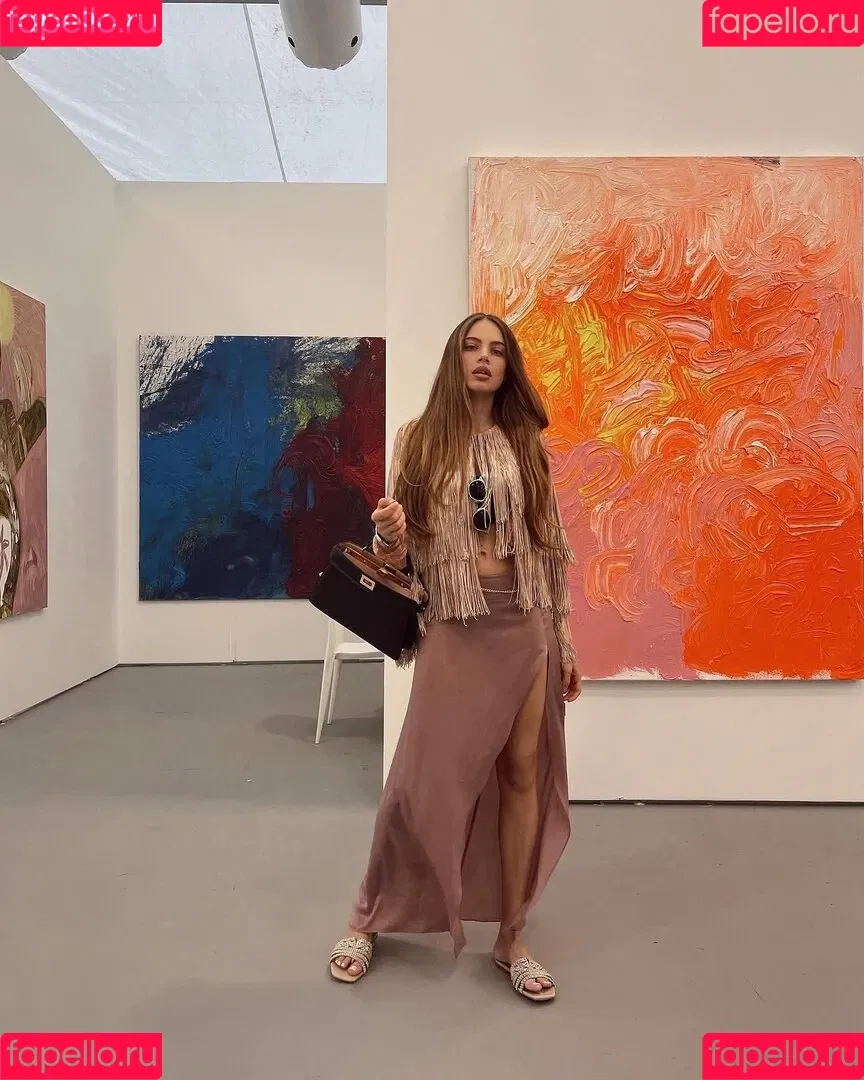 Xenia Tchoumitcheva Onlyfans Photo Gallery 