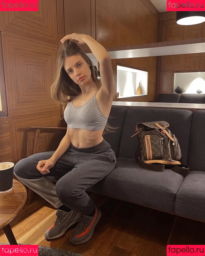 Xenia Tchoumitcheva Onlyfans Photo Gallery 