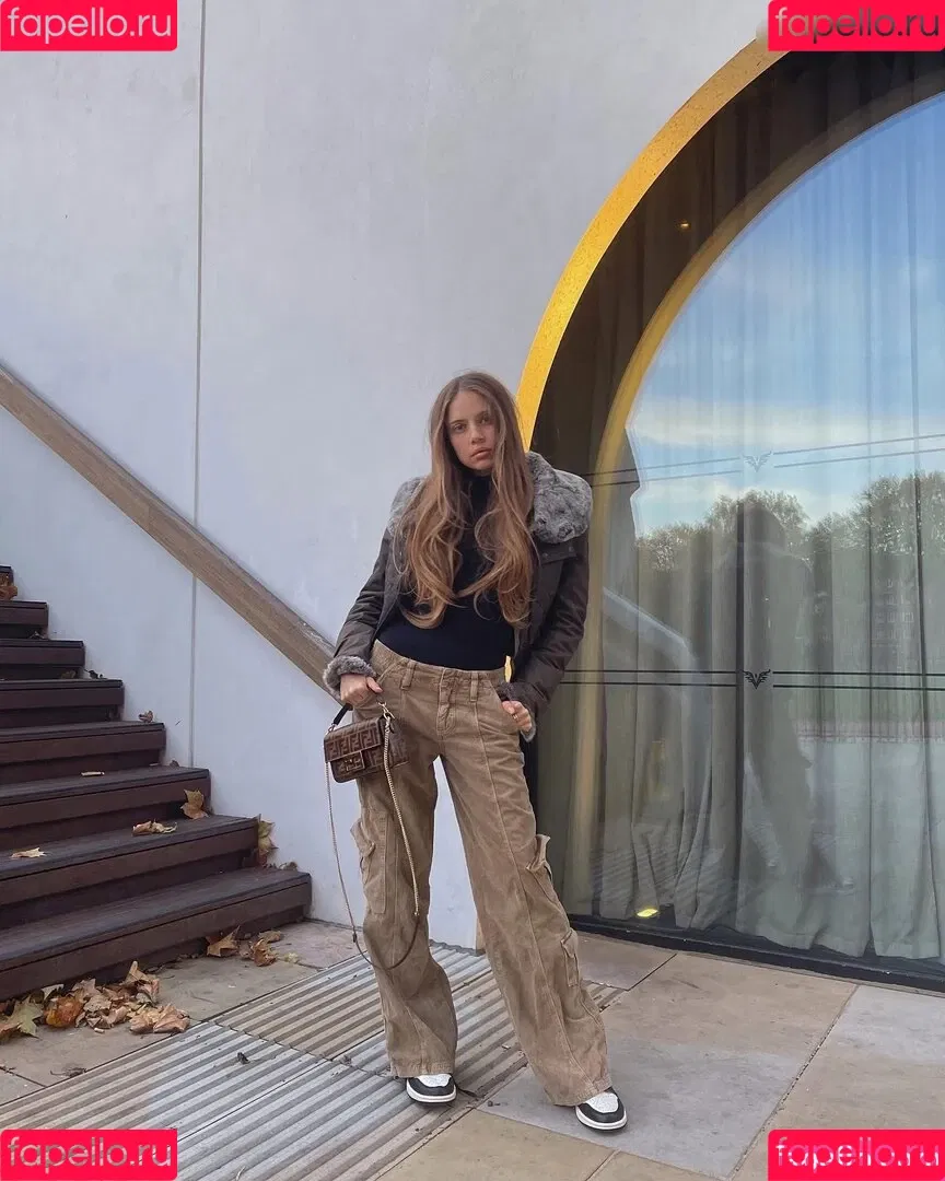 Xenia Tchoumitcheva Onlyfans Photo Gallery 