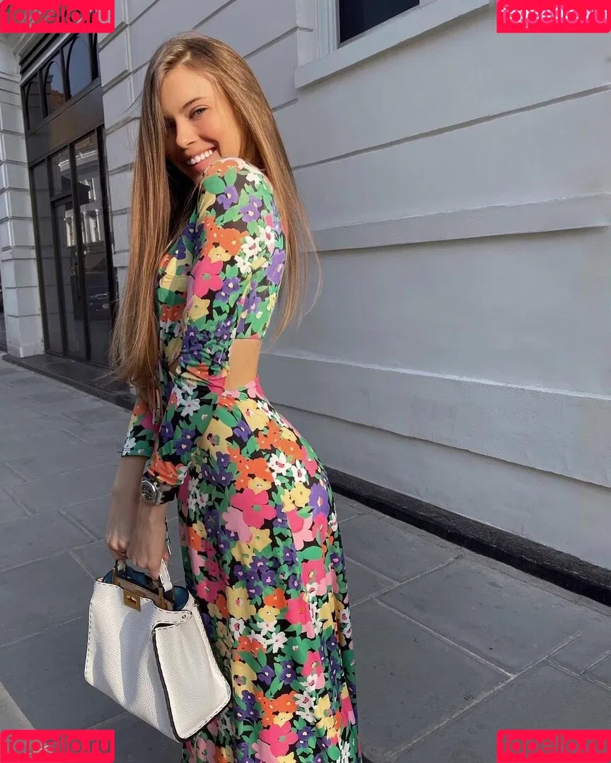 Xenia Tchoumitcheva Onlyfans Photo Gallery 