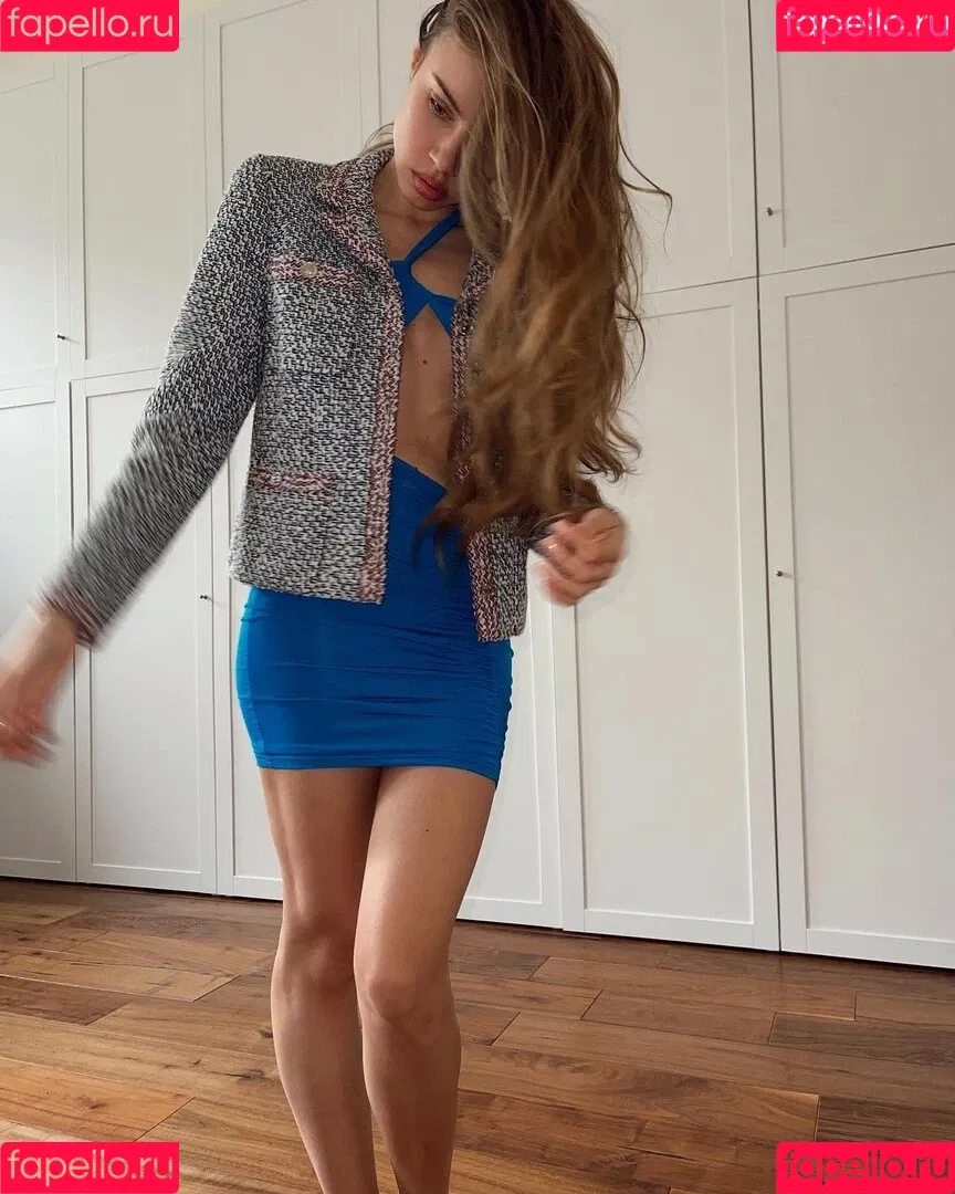 Xenia Tchoumitcheva Onlyfans Photo Gallery 