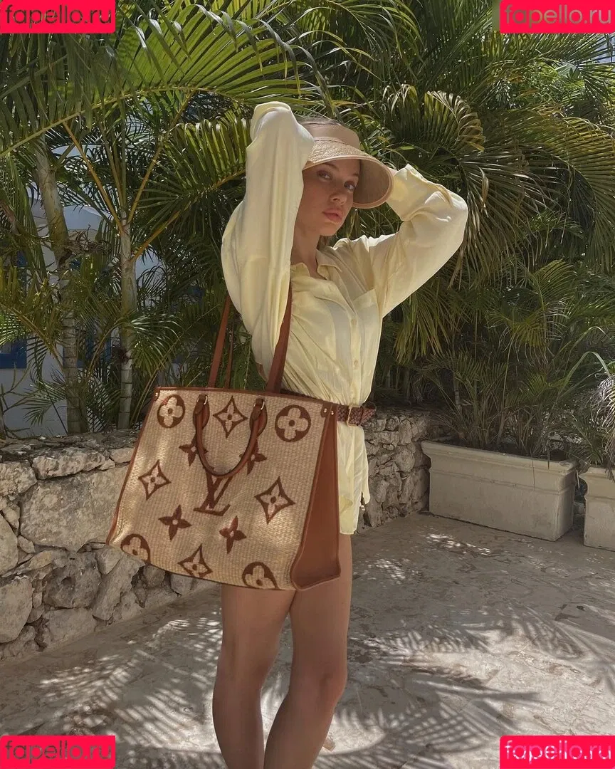 Xenia Tchoumitcheva Onlyfans Photo Gallery 