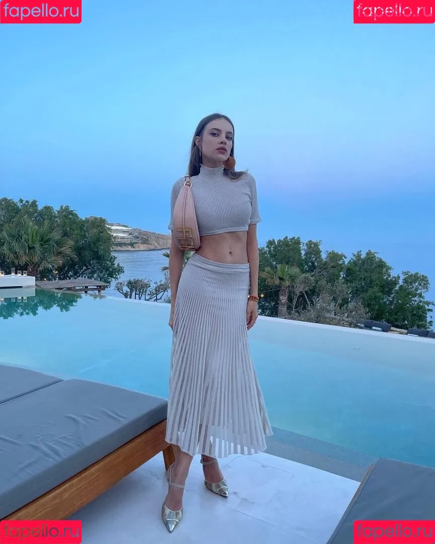 Xenia Tchoumitcheva Onlyfans Photo Gallery 