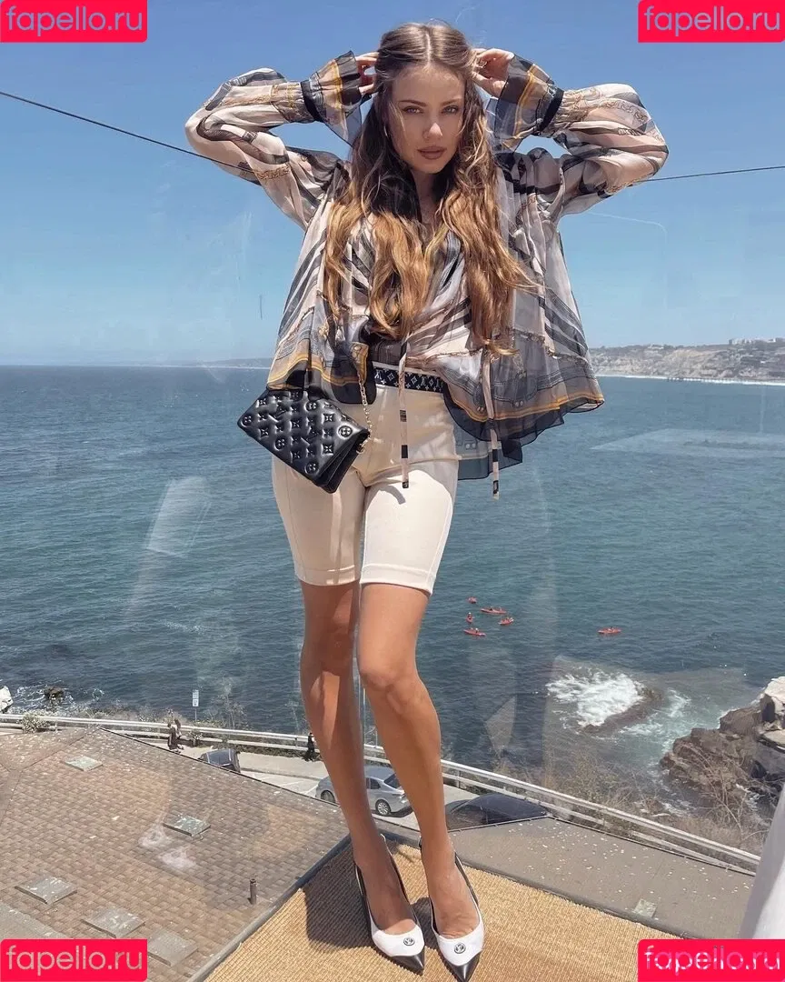Xenia Tchoumitcheva Onlyfans Photo Gallery 