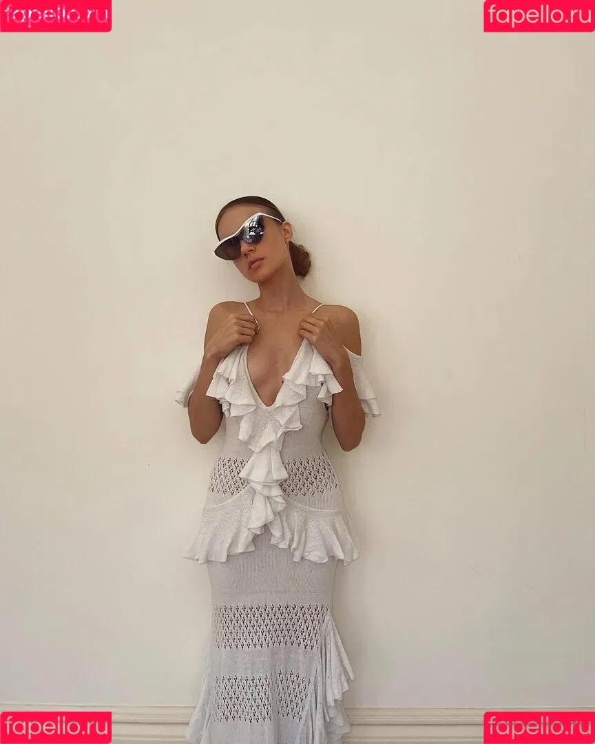 Xenia Tchoumitcheva Onlyfans Photo Gallery 