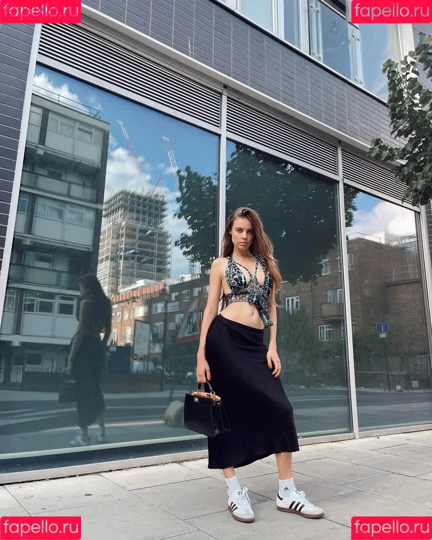 Xenia Tchoumitcheva Onlyfans Photo Gallery 