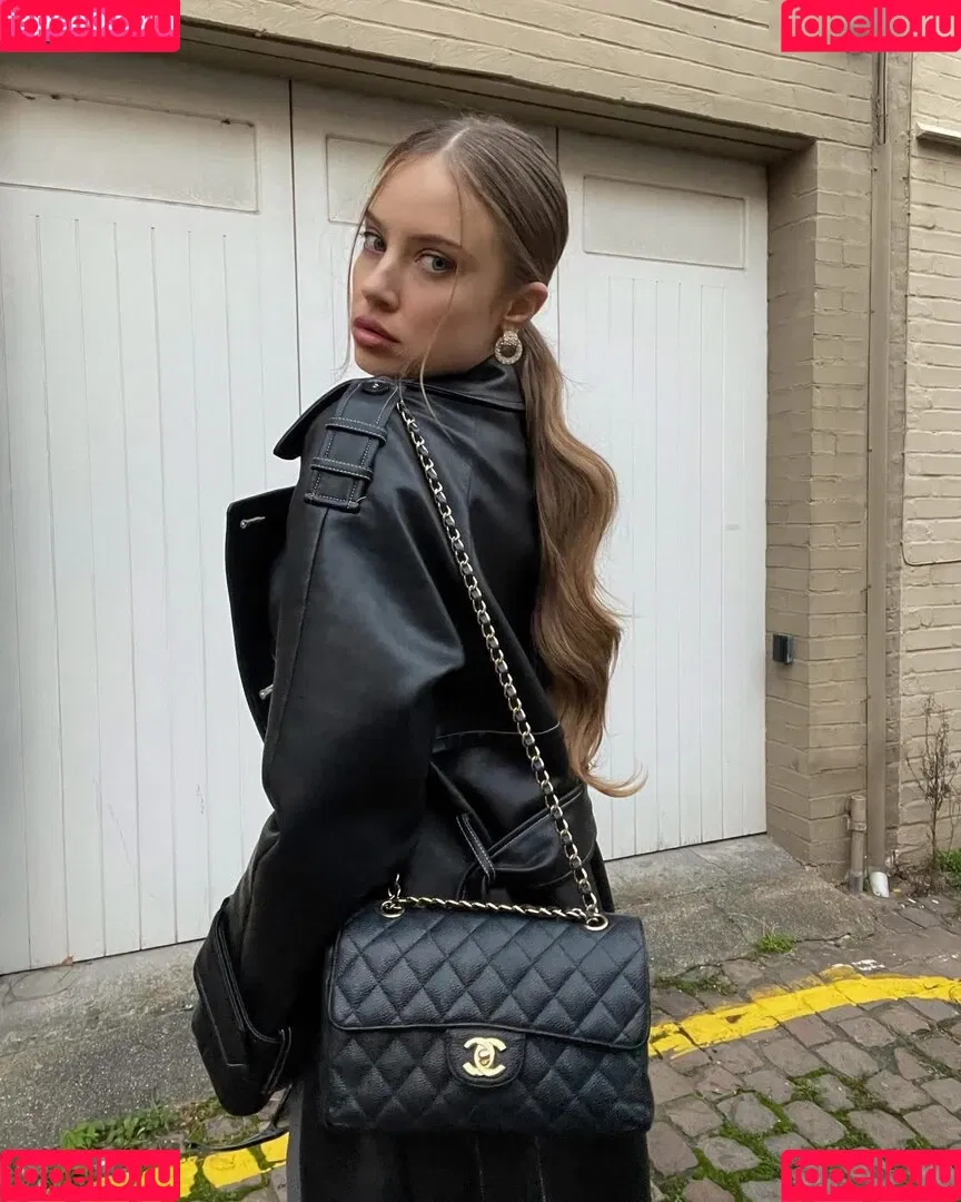 Xenia Tchoumitcheva Onlyfans Photo Gallery 
