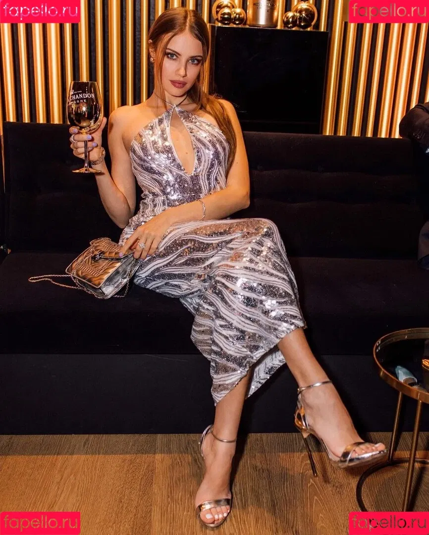Xenia Tchoumitcheva Onlyfans Photo Gallery 