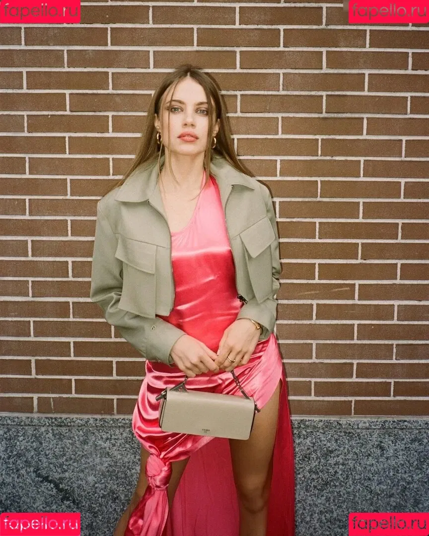 Xenia Tchoumitcheva Onlyfans Photo Gallery 