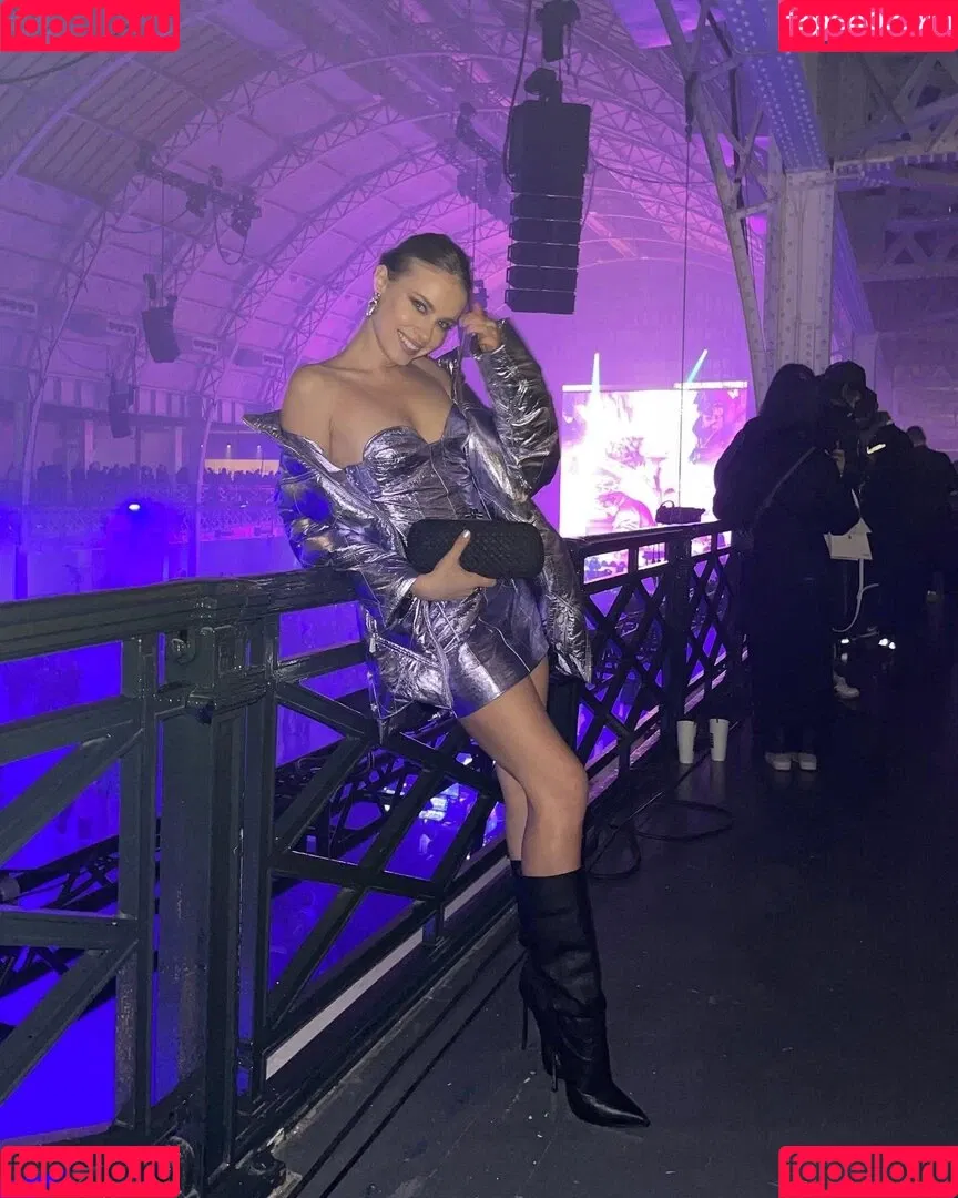 Xenia Tchoumitcheva Onlyfans Photo Gallery 