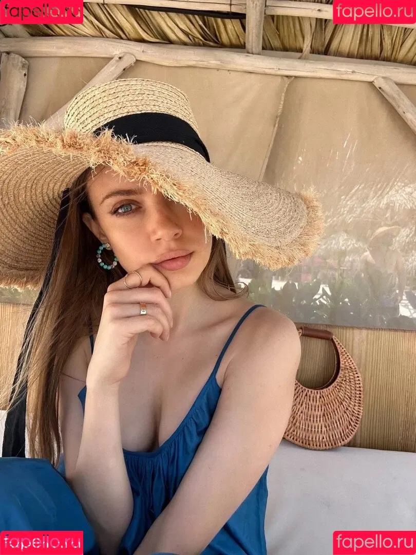 Xenia Tchoumitcheva Onlyfans Photo Gallery 