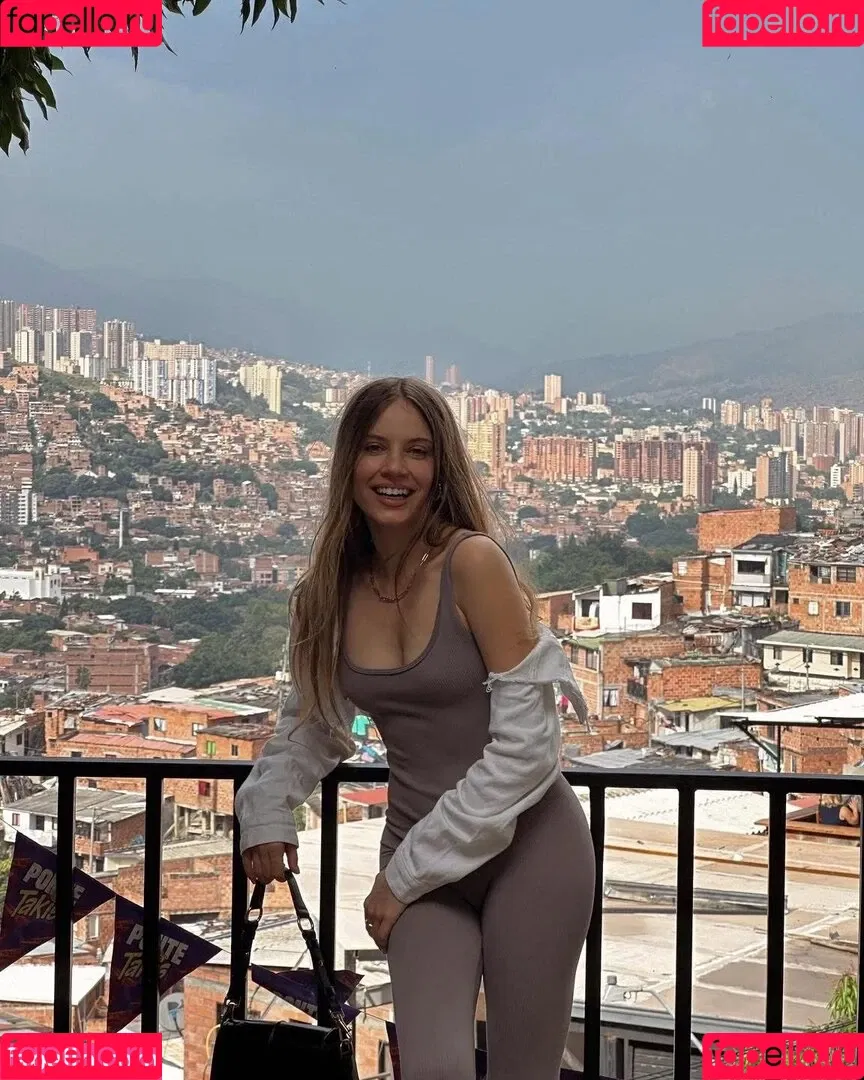 Xenia Tchoumitcheva Onlyfans Photo Gallery 