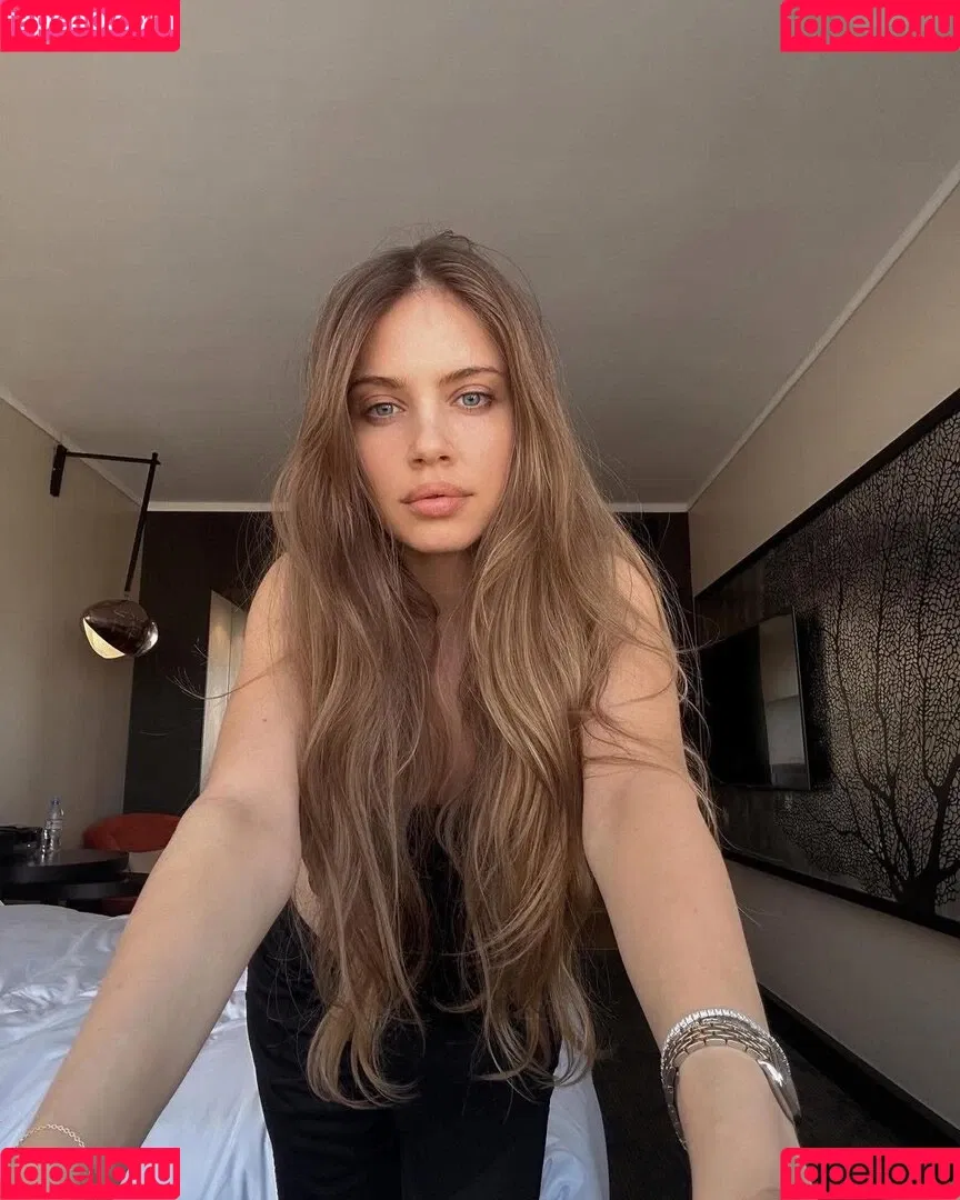 Xenia Tchoumitcheva Onlyfans Photo Gallery 