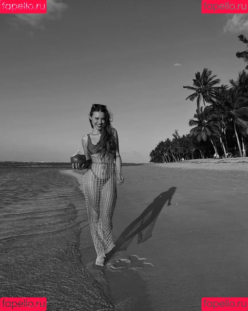 Xenia Tchoumitcheva Onlyfans Photo Gallery 