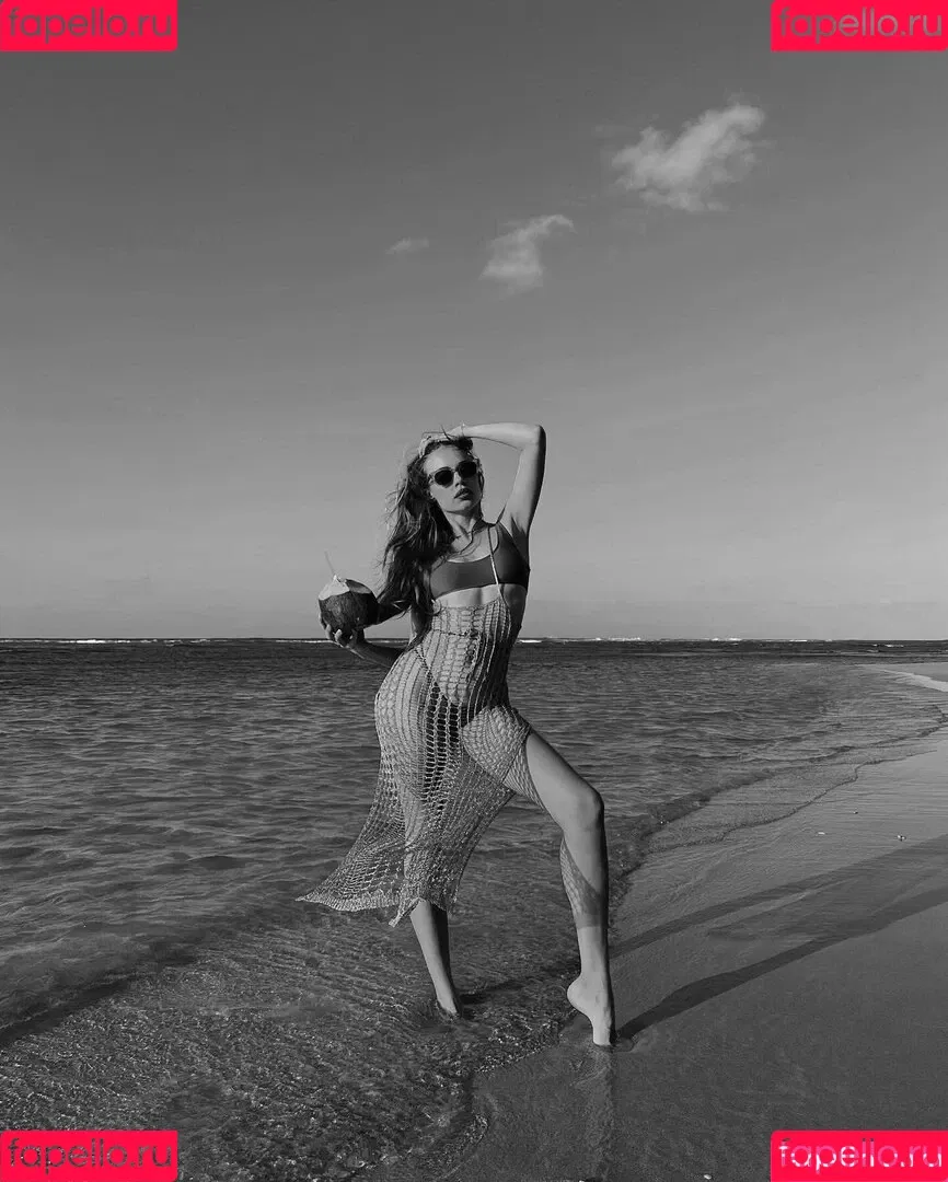Xenia Tchoumitcheva Onlyfans Photo Gallery 
