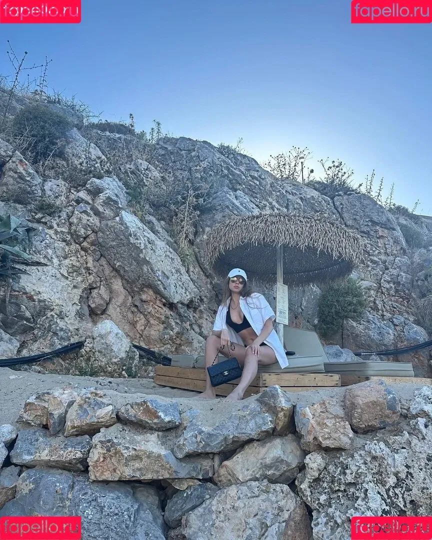 Xenia Tchoumitcheva Onlyfans Photo Gallery 