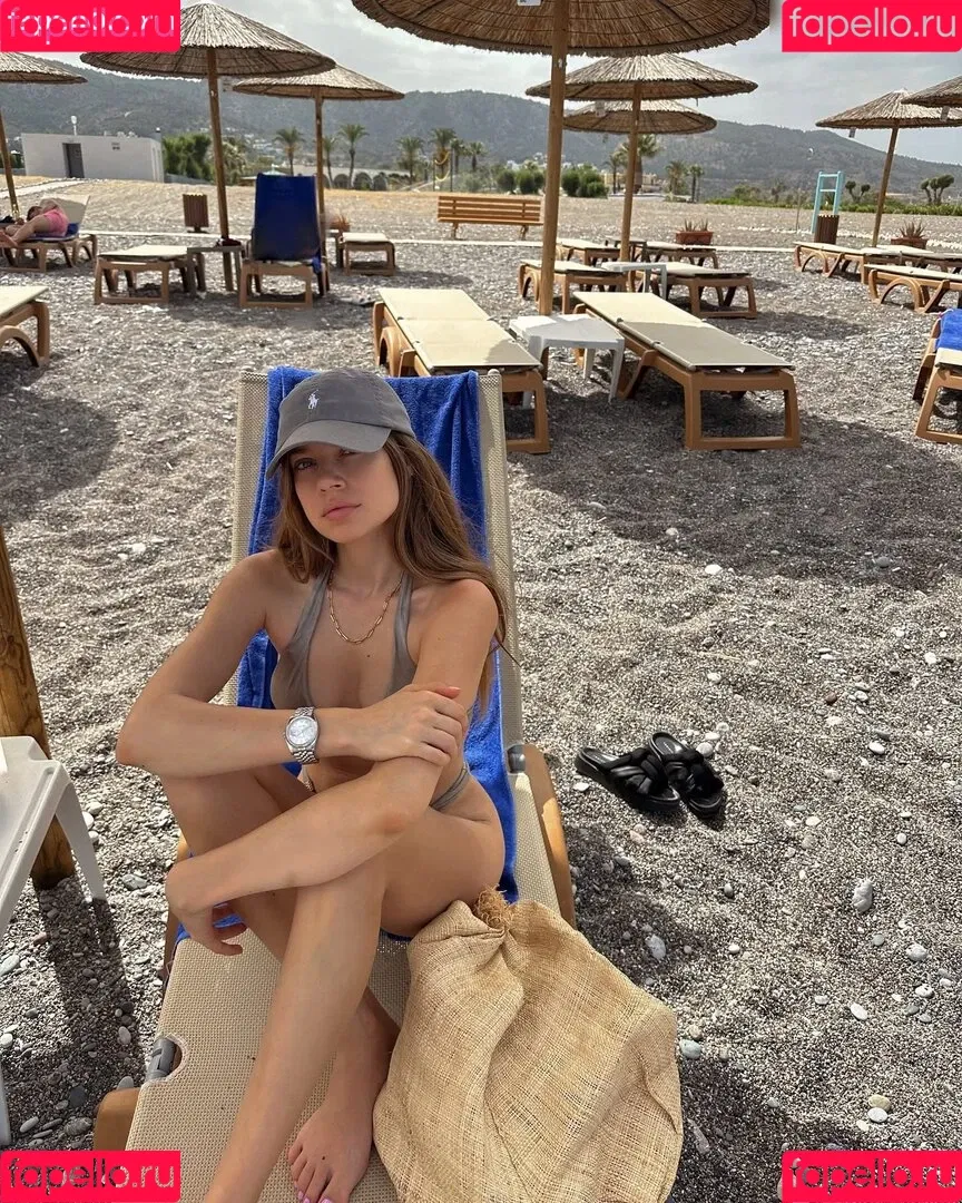 Xenia Tchoumitcheva Onlyfans Photo Gallery 