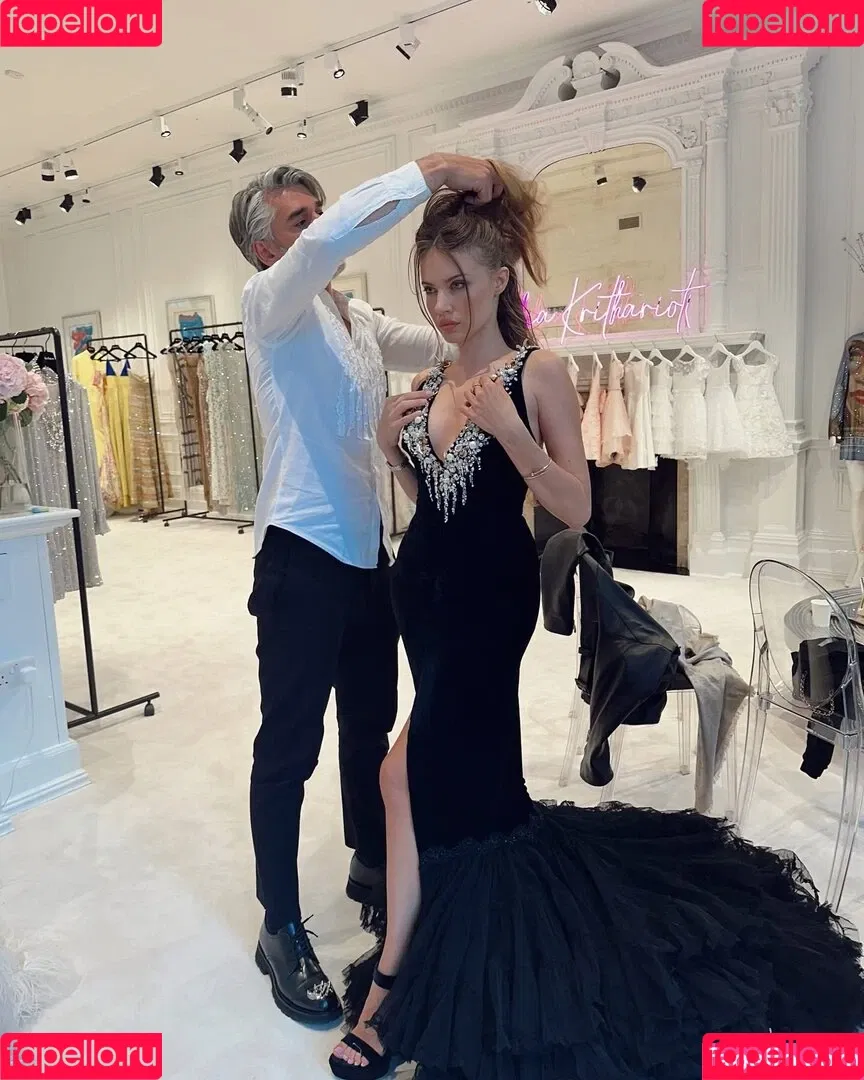 Xenia Tchoumitcheva Onlyfans Photo Gallery 