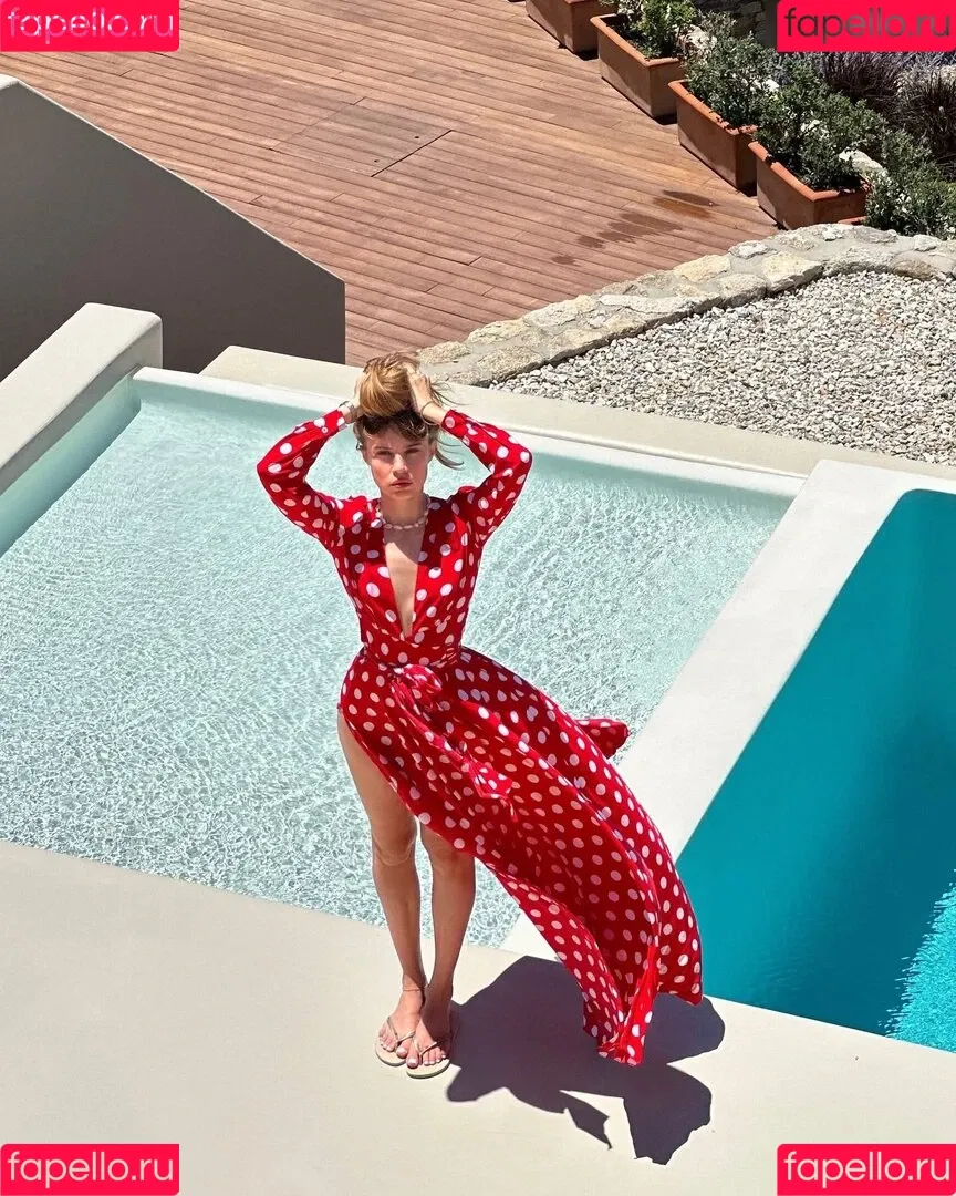 Xenia Tchoumitcheva Onlyfans Photo Gallery 