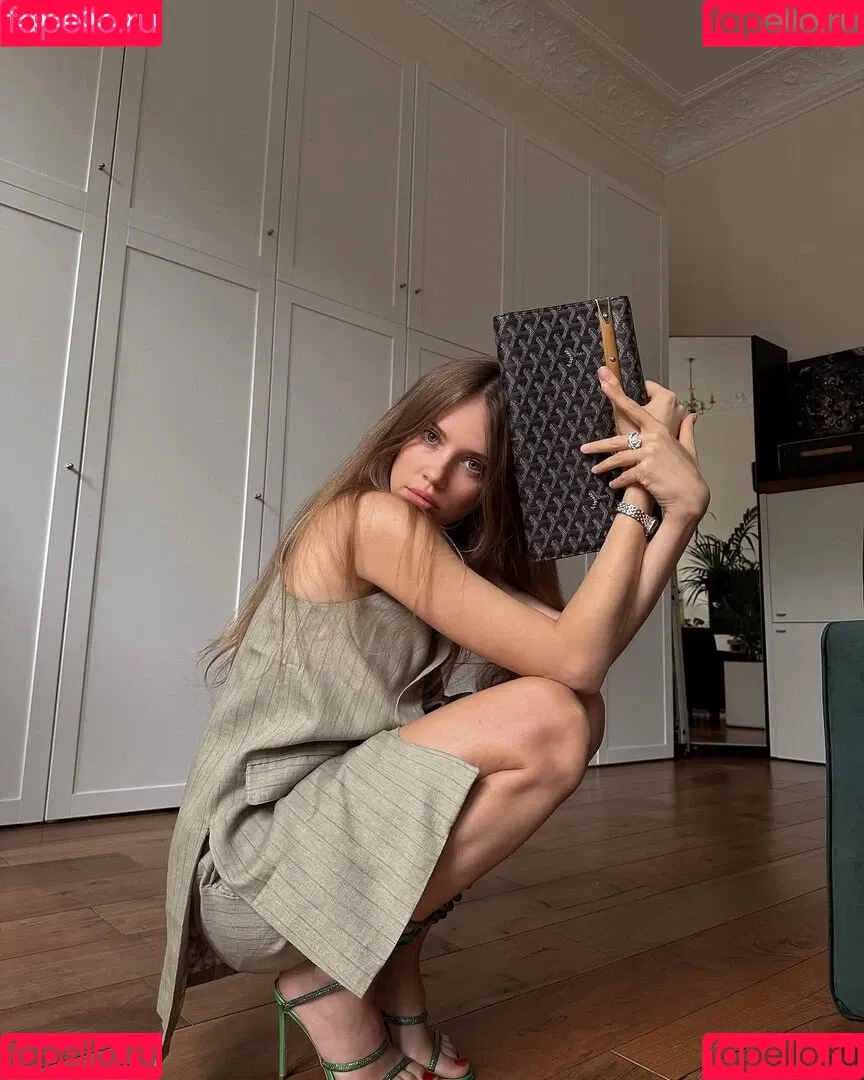 Xenia Tchoumitcheva Onlyfans Photo Gallery 