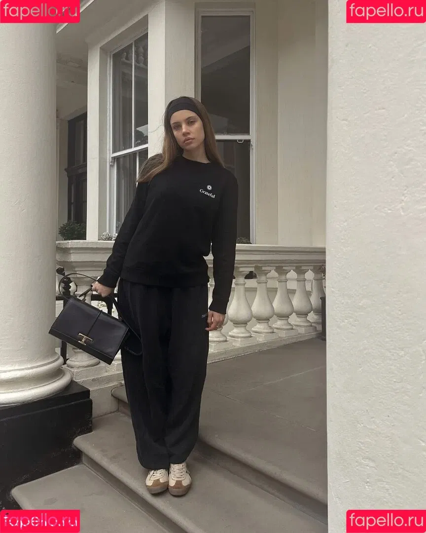 Xenia Tchoumitcheva Onlyfans Photo Gallery 