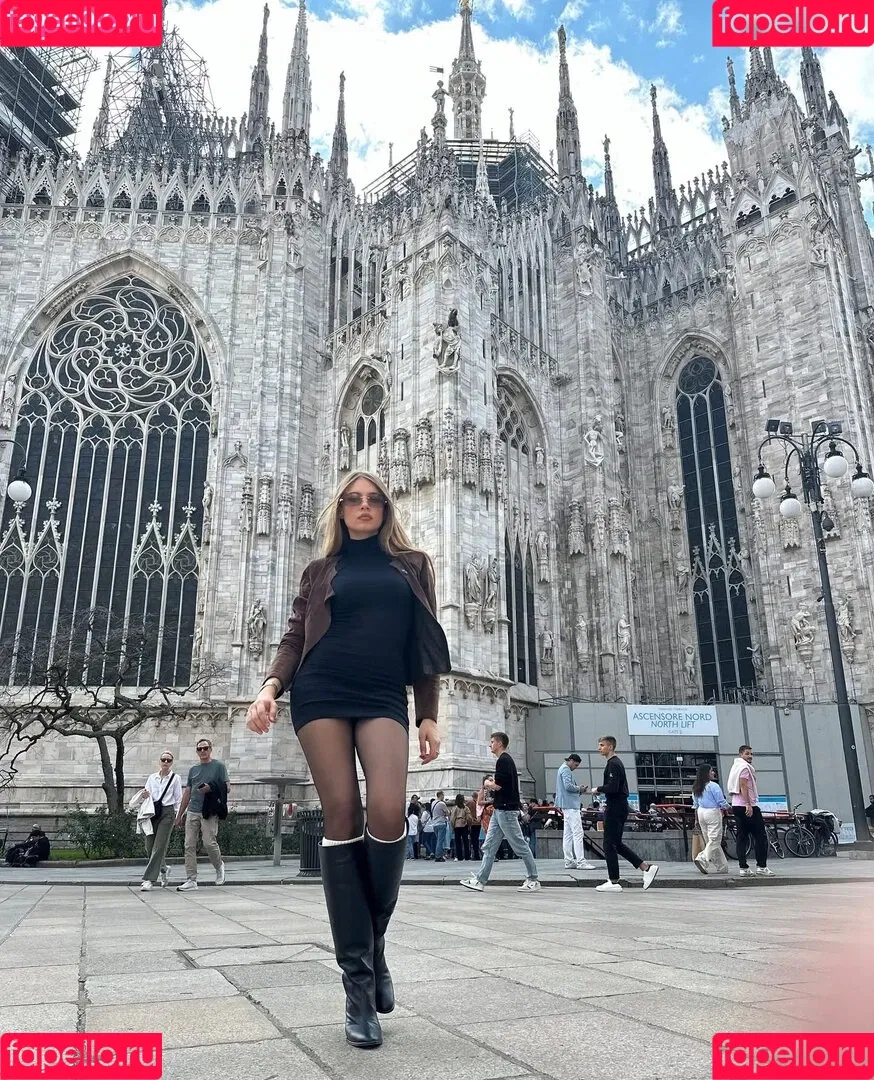 Xenia Tchoumitcheva Onlyfans Photo Gallery 