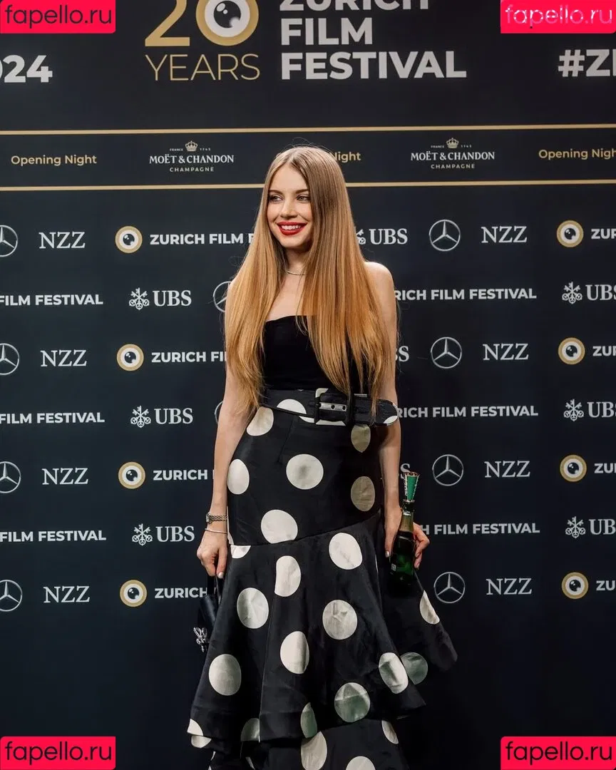 Xenia Tchoumitcheva Onlyfans Photo Gallery 