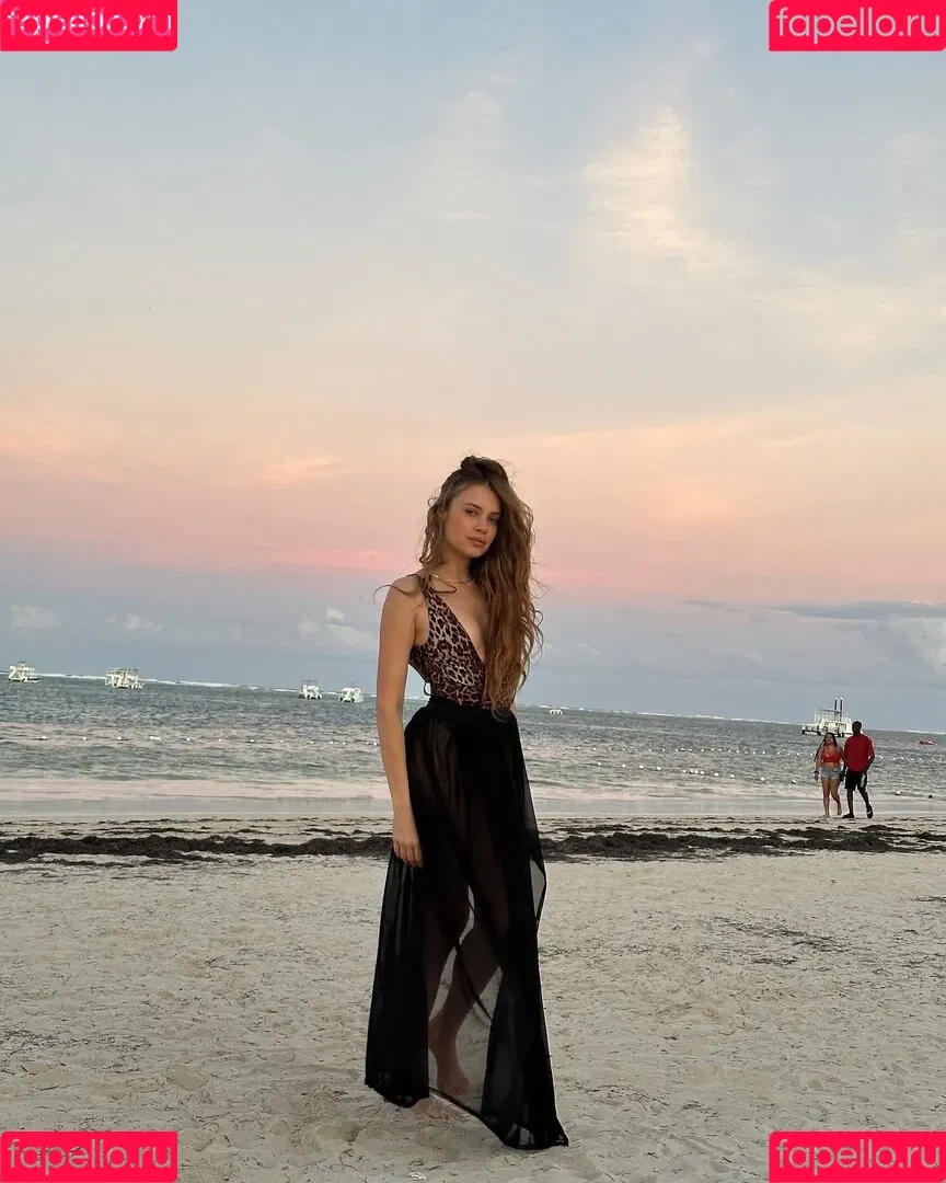 Xenia Tchoumitcheva Onlyfans Photo Gallery 