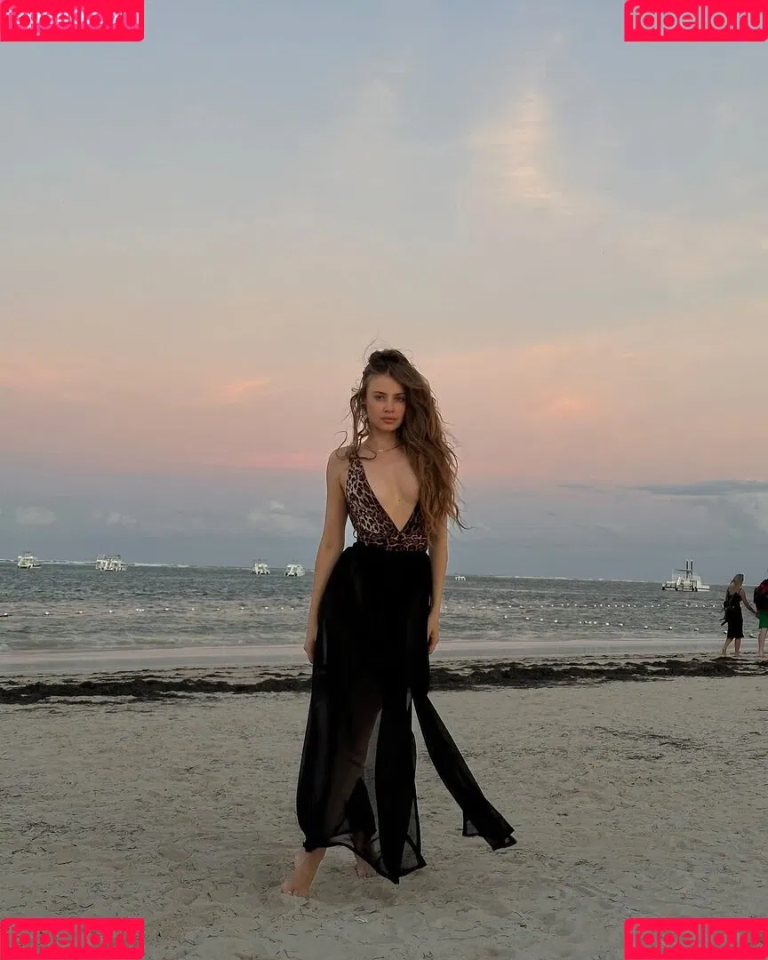 Xenia Tchoumitcheva Onlyfans Photo Gallery 