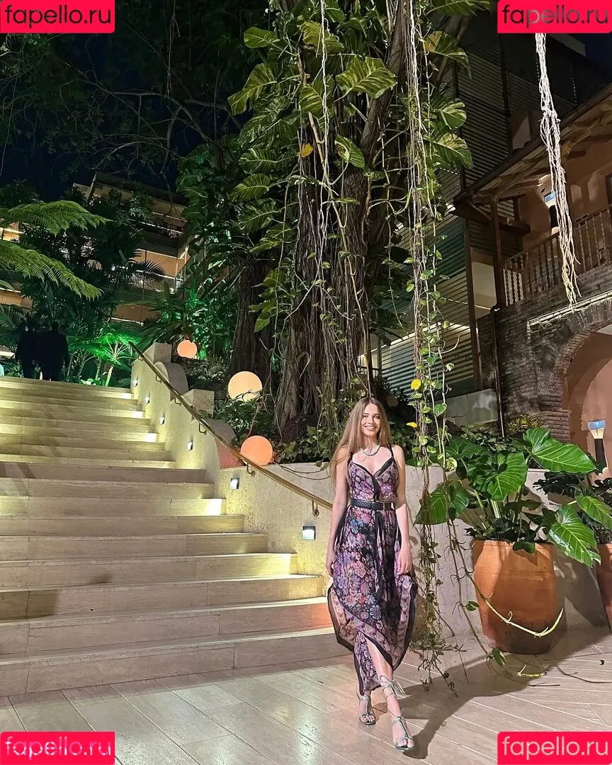 Xenia Tchoumitcheva Onlyfans Photo Gallery 