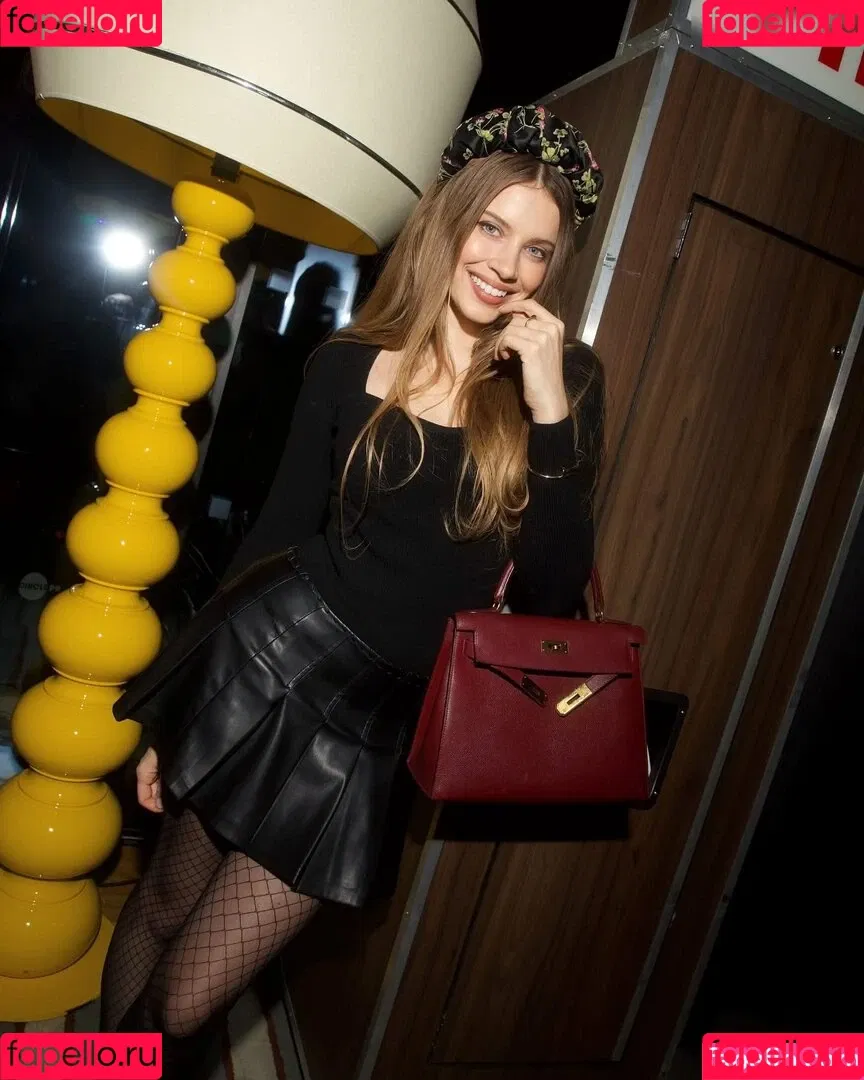 Xenia Tchoumitcheva Onlyfans Photo Gallery 
