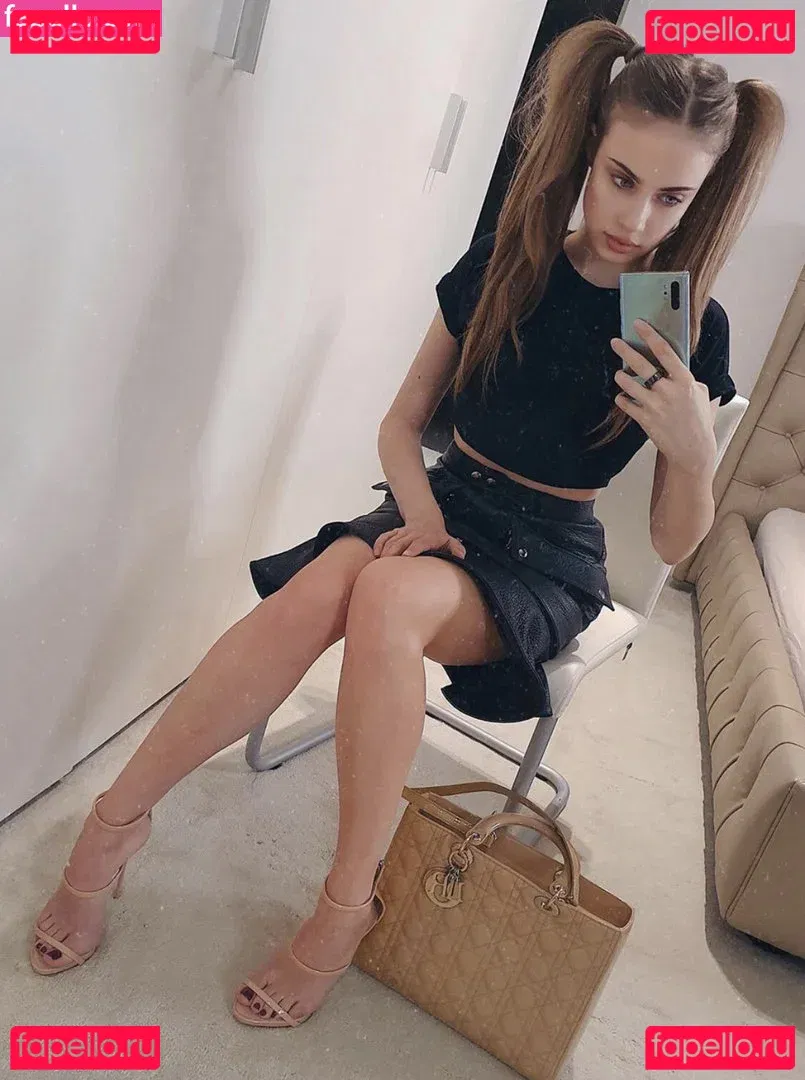 Xenia Tchoumitcheva Onlyfans Photo Gallery 