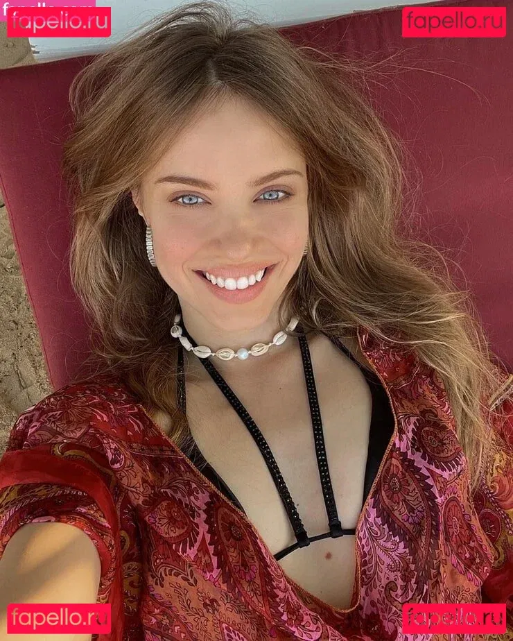 Xenia Tchoumitcheva Onlyfans Photo Gallery 