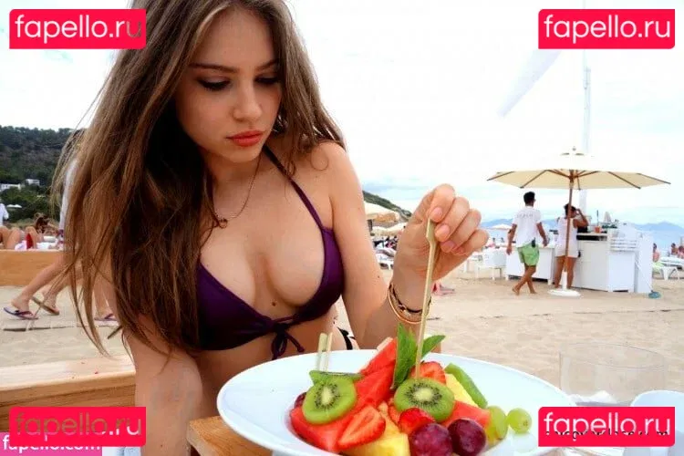 Xenia Tchoumitcheva Onlyfans Photo Gallery 