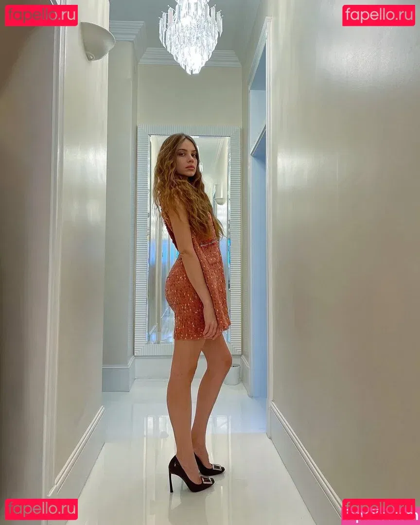 Xenia Tchoumitcheva Onlyfans Photo Gallery 