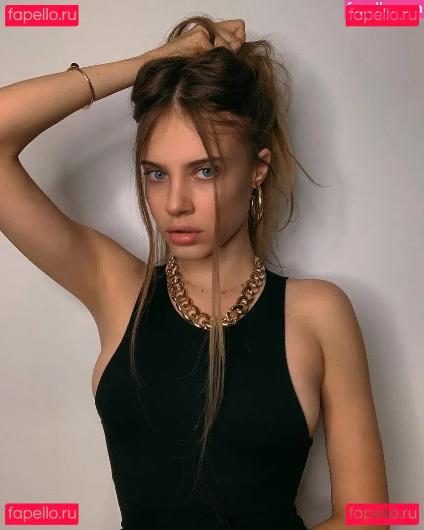 Xenia Tchoumitcheva Onlyfans Photo Gallery 